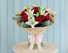 Букет цветов из:  Лилии и Розы в Шатки