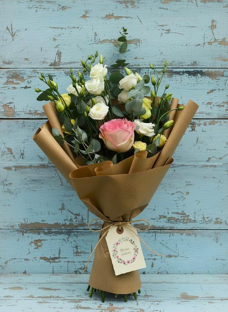 Букет цветов из: Розы и Лизиантусы в Шатки