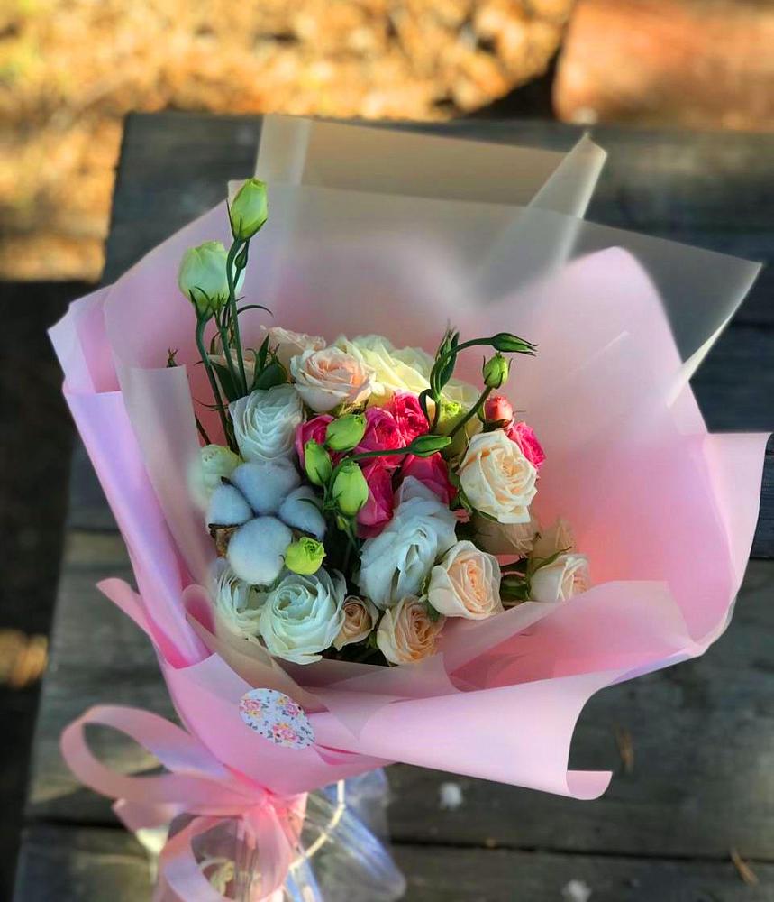 Букет цветов из: Розы и Лизиантусы в Шатки