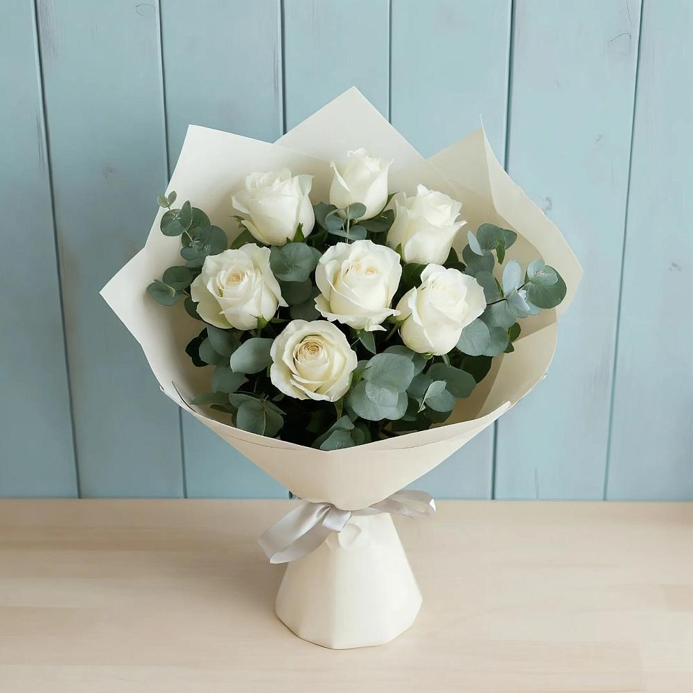Букет Белые розы в Эвкалипте в Шатки