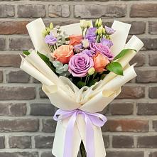 Букет цветов из:  Лизиантусы и Розы в Шатки