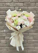 Букет цветов из:  Гвоздики, Розы, Лизиантусы и Хризантемы в Шатки