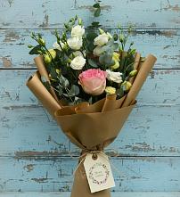 Букет цветов из:  Розы и Лизиантусы #REPLACE_PRED# Шатки