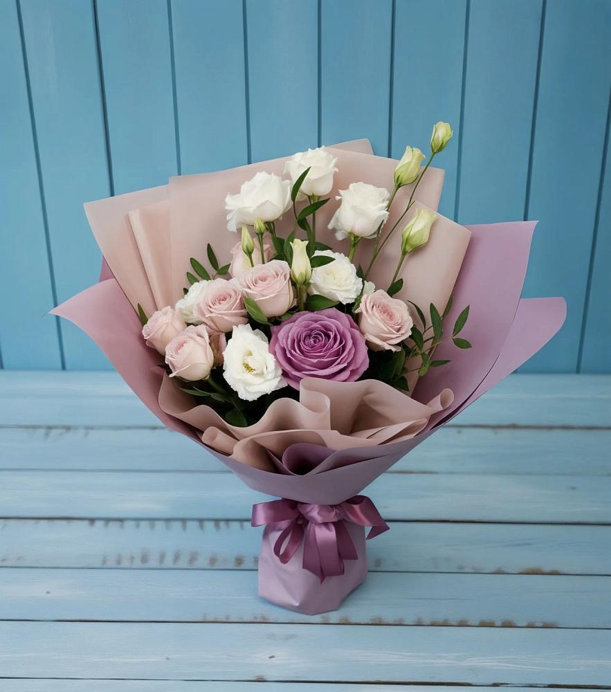 Букет цветов из: Розы и Лизиантусы в Шатки